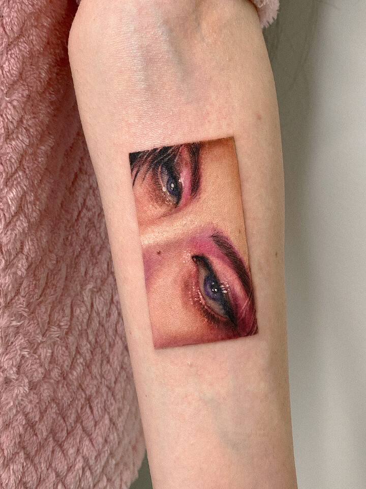 Medium
10 cm or 4"
$1000 CAD